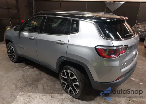 2018 Jeep Compass Limited 4X4 из США, поврежденный, VIN 3C4NJDCB4JT482046